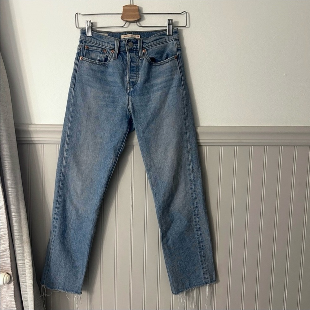 Levi’s Wedgie Straight Jeans Size 24 Light Blue High Rise Button Fly Straight